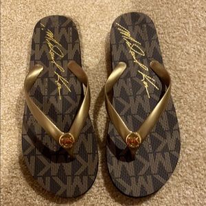 Michael Kors flip flop